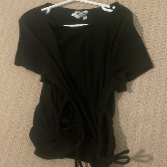 Princess Polly black tee! Fits like a US small - Picture 4 of 5